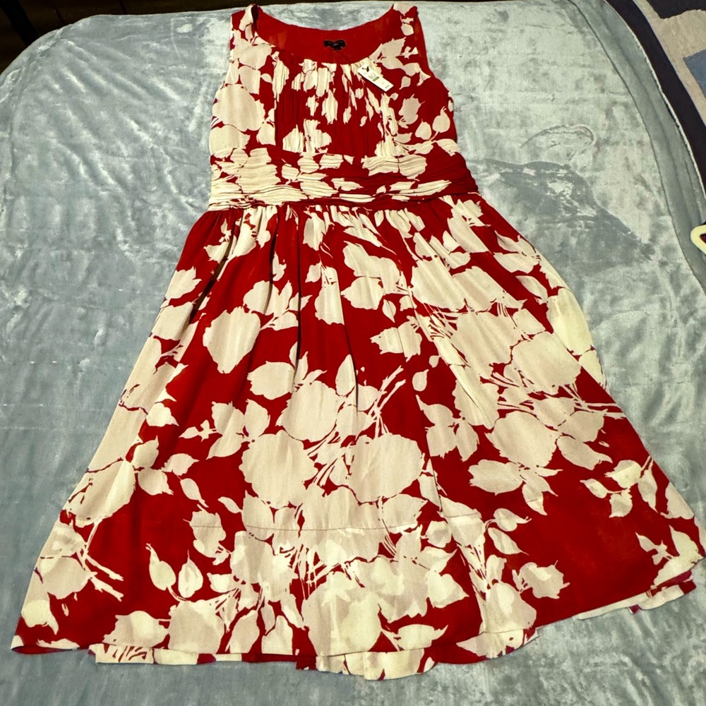 Talbots Swing Dress Womens Size 12 Red and‎ White Floral Chiffon Summer Floral